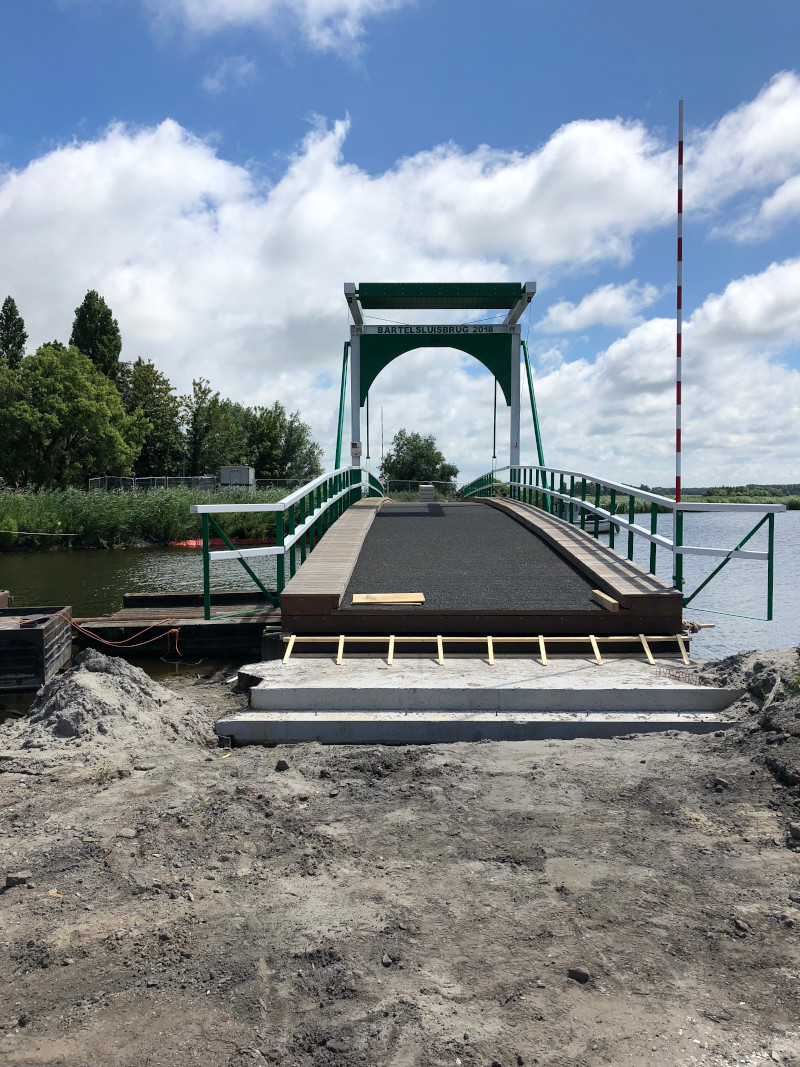 Foto3-ophaalbrug-overgemeente.jpg